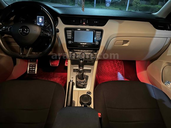 Memurdan Emsalsiz Octavia Cam Tavanlı 18.Jantlı