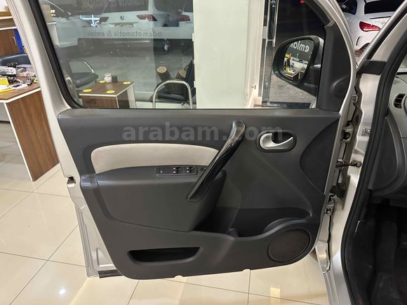 Galeriden Renault Kangoo Multix 1.5 dCi Extreme 2015 Model Antalya