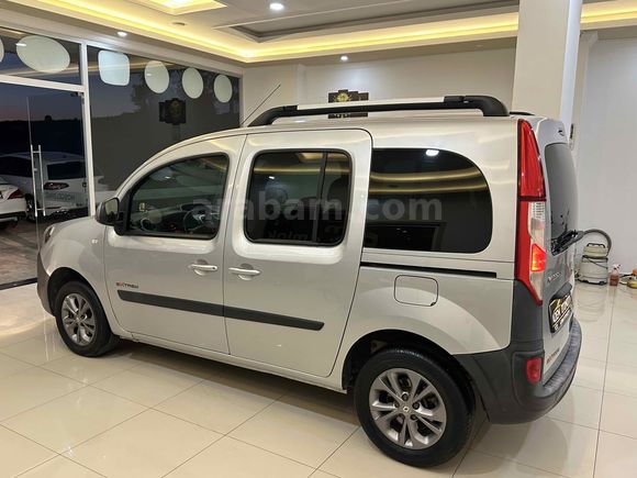 Galeriden Renault Kangoo Multix 1.5 dCi Extreme 2015 Model Antalya