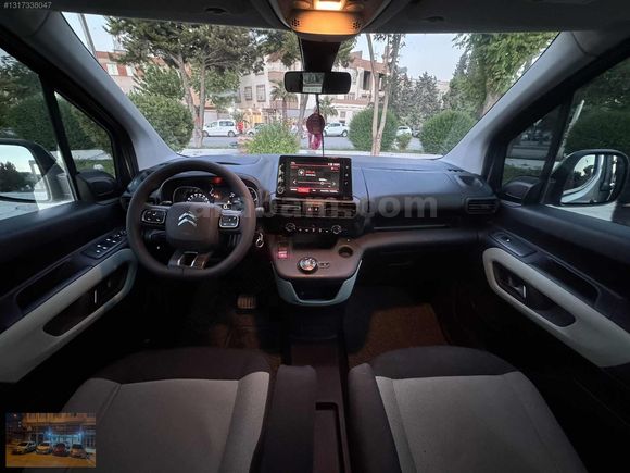2021 BERLİNGO 1.5HDİ OTOMATİK 93KM TERTEMİZ MASRAFSIZ