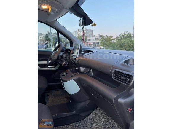 2021 BERLİNGO 1.5HDİ OTOMATİK 93KM TERTEMİZ MASRAFSIZ