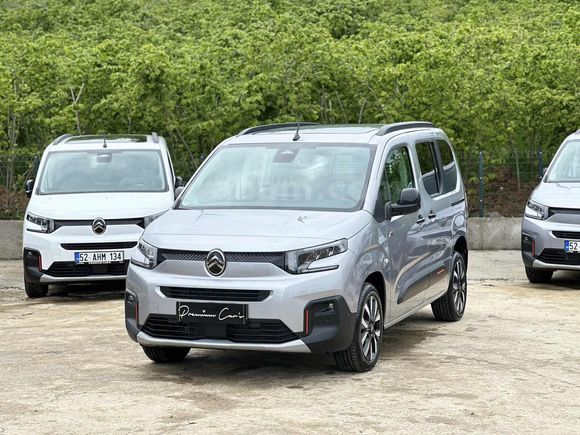 PREMIUM CARS SIFIR KM XTR CAM TAVAN OTOMATİK