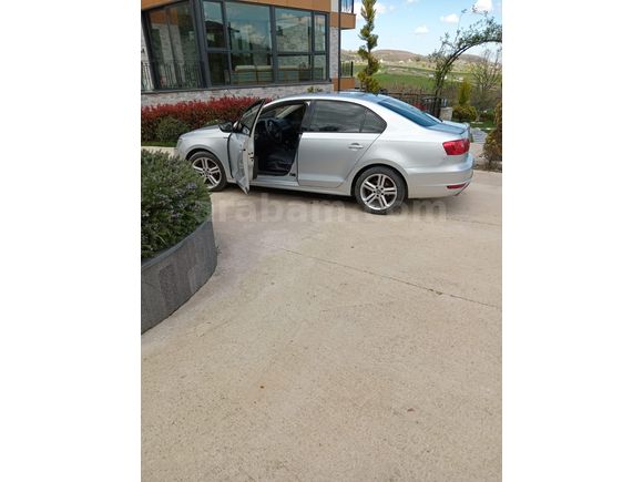 178 kmJetta 1.2 TSi Trendline 2012 Model