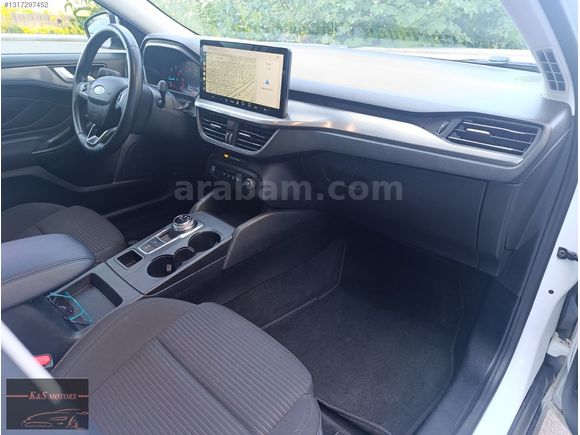 KS MOTORS 2023 FORD FOCUS 1.5 EcoBlu TİTANİUM DİZEL OTOMATİK