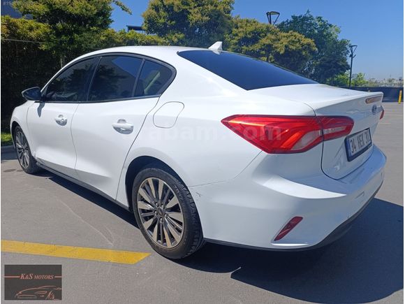 KS MOTORS 2023 FORD FOCUS 1.5 EcoBlu TİTANİUM DİZEL OTOMATİK