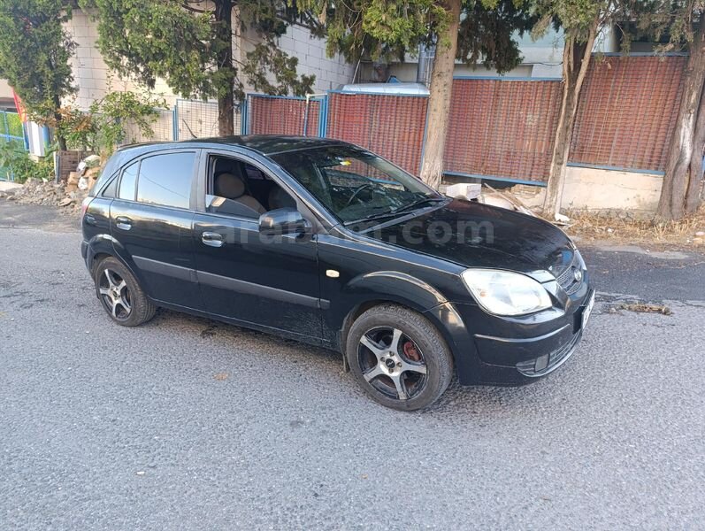 Sahibinden Kia Rio 1.5 CRDi EX Advance 2006 Model İstanbul 334.240 km Siyah