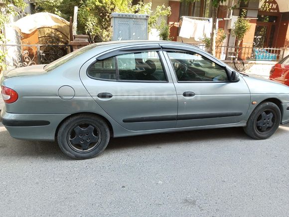 Sahibinden Renault Megane 2.0 RXT 1998 Model
