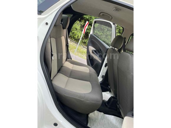 SAHİBİNDEN LİNEA EURO 5  MOTOR  95 HP BEYAZ 