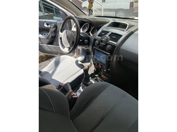 Sahibinden Renault Megane 1.6 Dynamique 2003 Model