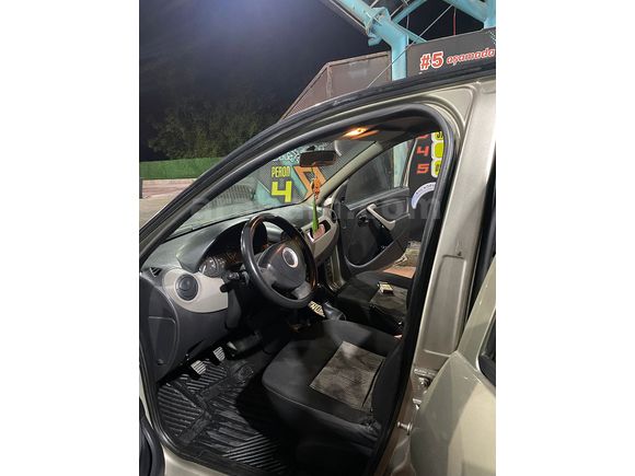 Sahibinden Dacia Sandero 1.4  2011 Model