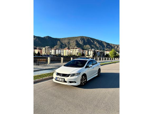Sahibinden Honda Civic 1.6i VTEC Eco Elegance 2014 Model  118.000 km HATASIZ BOYASIZ TRAMERSİZ