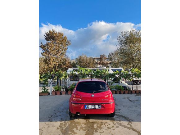 172BİN 'DE  SUNROOFLU MASRAFSIZ ALFA ROMEO 147 YENİ MUAYENEDEN GEÇTİ BAKIMLI