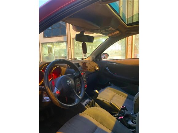 172BİN 'DE  SUNROOFLU MASRAFSIZ ALFA ROMEO 147 YENİ MUAYENEDEN GEÇTİ BAKIMLI