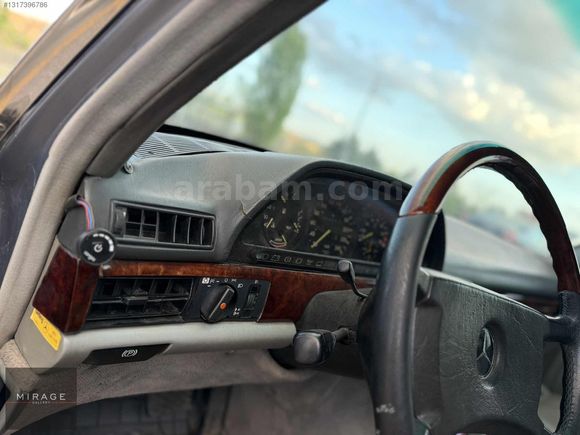1987 MERCEDES-BENZ 300 SEL