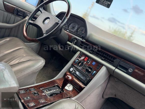 1987 MERCEDES-BENZ 300 SEL