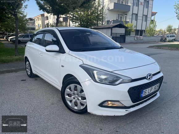 C@R OTOMOTİV DEN 2017 HYUNDAİ İ20 1.4 CRDİ MANUEL 153.000 km