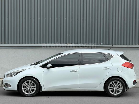 Sahibinden Kia Ceed 1.6 CRDi Concept 2012 Model  305.000 KM