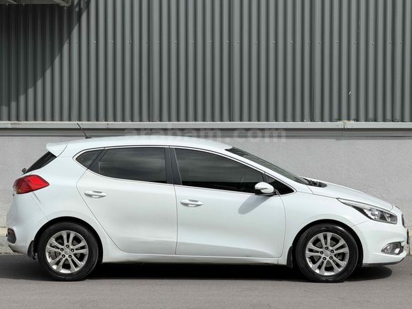 Sahibinden Kia Ceed 1.6 CRDi Concept 2012 Model  305.000 KM