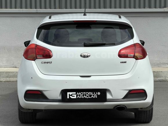 Sahibinden Kia Ceed 1.6 CRDi Concept 2012 Model  305.000 KM