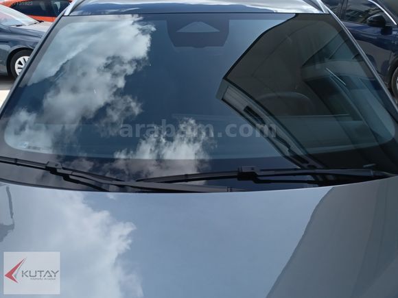 Kutay Bodrum'dan 2025 Renault Austral 1.3 Hybrid Mhev Tecno