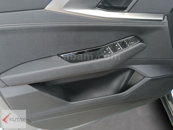Kutay Bodrum'dan 2025 Renault Austral 1.3 Hybrid Mhev Tecno