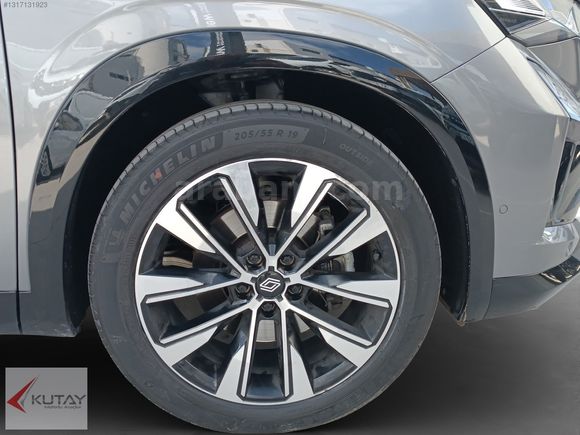 Kutay Bodrum'dan 2025 Renault Austral 1.3 Hybrid Mhev Tecno