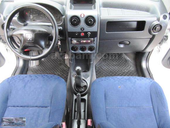 IŞIK OTOMOTİV'DEN 2006 EMSALSİZ DEMİZLİKTE PANELVAN PARTNER