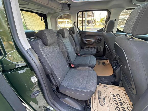 HATASIZ \BOYASIZ\TRAMERSİZ /23 BİNDE CAM TAVANLI SERVIS BAKIMLI