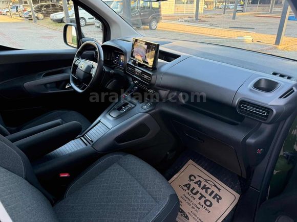 HATASIZ \BOYASIZ\TRAMERSİZ /23 BİNDE CAM TAVANLI SERVIS BAKIMLI