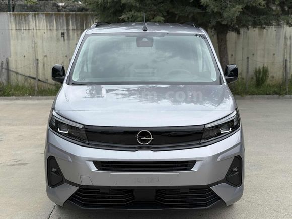 2025 OPEL COMBO 1.5D EDİTİON-OTOMATİK-6004KM-HATASIZ-BOYASIZ-