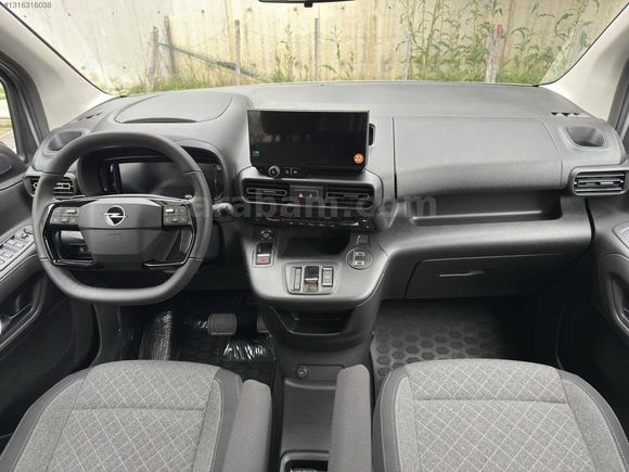 2025 OPEL COMBO 1.5D EDİTİON-OTOMATİK-6004KM-HATASIZ-BOYASIZ-