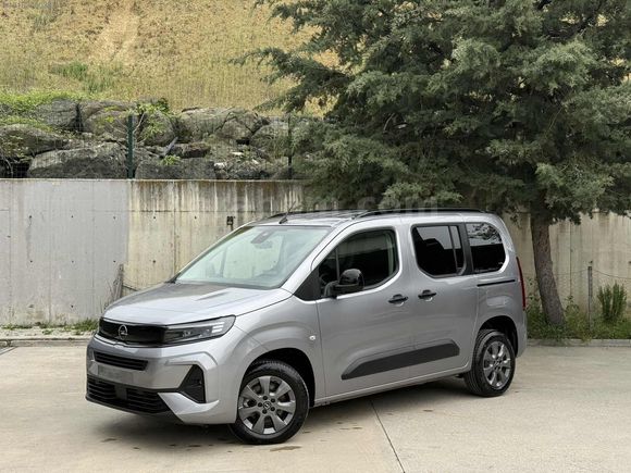 2025 OPEL COMBO 1.5D EDİTİON-OTOMATİK-6004KM-HATASIZ-BOYASIZ-