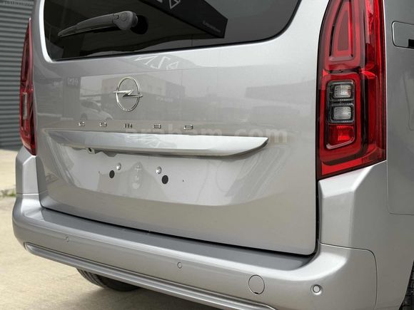 2025 OPEL COMBO 1.5D EDİTİON-OTOMATİK-6004KM-HATASIZ-BOYASIZ-