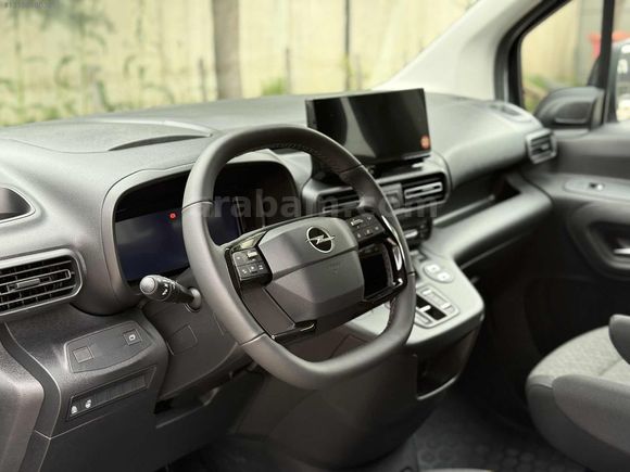 2025 OPEL COMBO 1.5D EDİTİON-OTOMATİK-6004KM-HATASIZ-BOYASIZ-