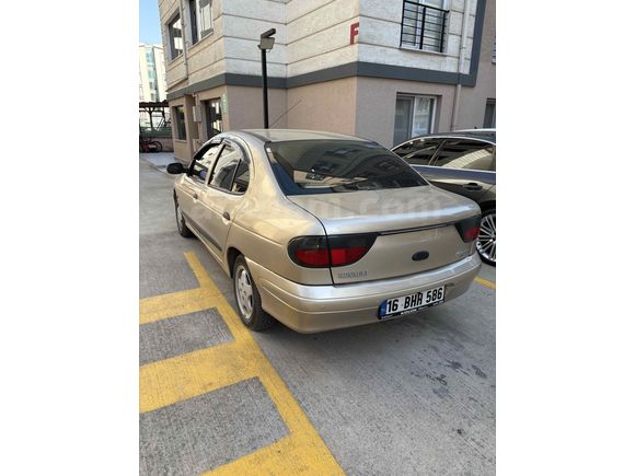 Sahibinden Renault Megane 2.0 RXT 1999 Model 
