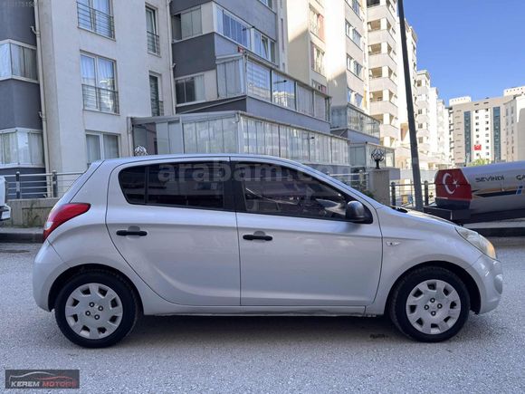 HUNDAİ İ20 1.4 CRDİ ELİTE TEMİZ/MASRAFSIZ