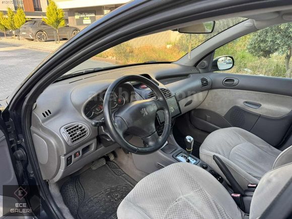Galeriden Peugeot 206 1.4 XT 2005 Model Manisa 240.000 km Siyah