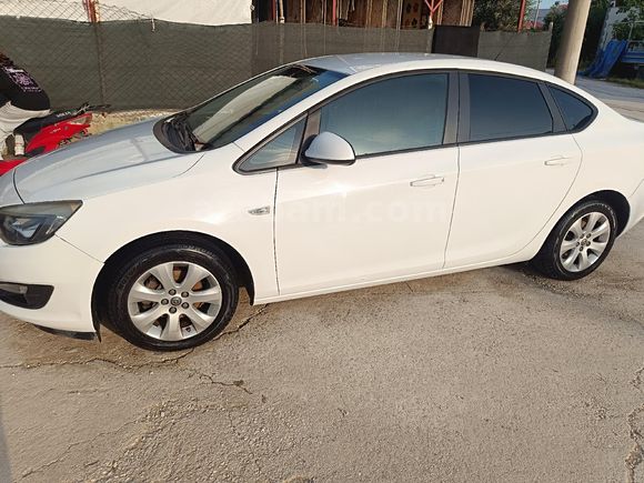 Sahibinden hatasız Opel Astra 1.6 Edition plus 2016 Model  148.000 km