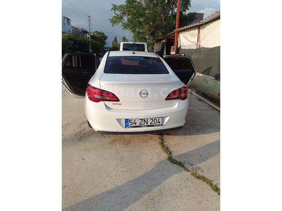 Sahibinden hatasız Opel Astra 1.6 Edition plus 2016 Model  148.000 km