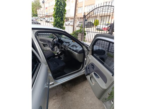 Sahibinden Renault Clio 1.4 Authentique 2006 Model