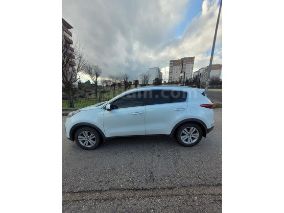 Sahibinden Kia Sportage 1.6 GDI Premium 2017 Model  175.000 km Beyaz