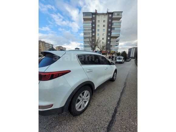 Sahibinden Kia Sportage 1.6 GDI Premium 2017 Model  175.000 km Beyaz