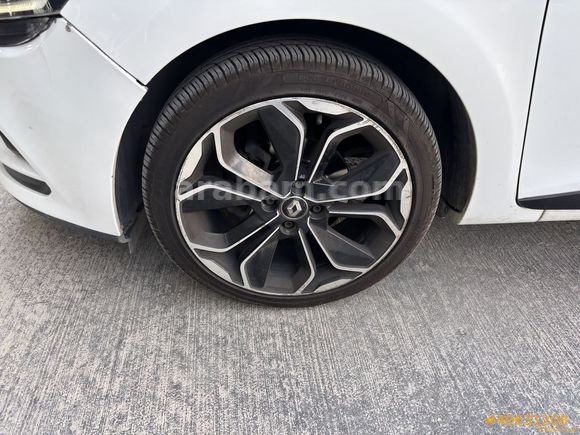 Galeriden Renault Clio 1.5 dCi Icon 2017 Model Adana 125.972 km Beyaz