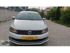 2015 JETTA 1,2TSİ COMFORTLİNE DSG HATASIZ BOYASIZ 194000KM.