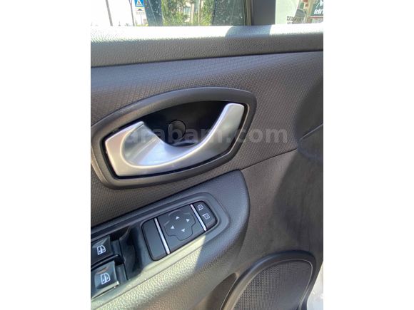 Sahibinden Renault Clio 1.5 dCi Joy 2017 Model  100.000 km Beyaz