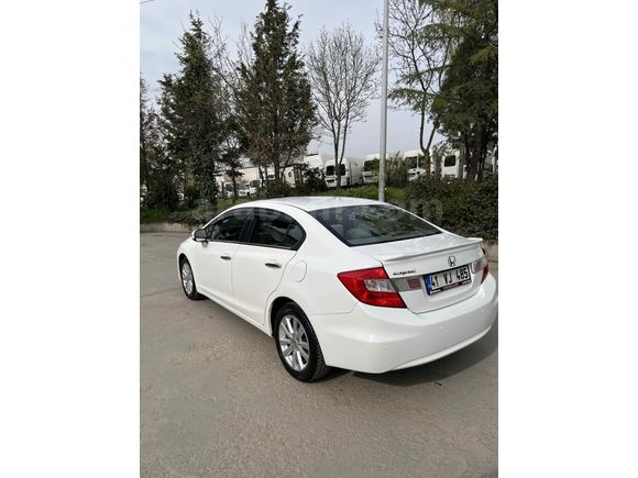 Sahibinden Honda Civic 1.6i VTEC Eco Elegance 2013 Model 