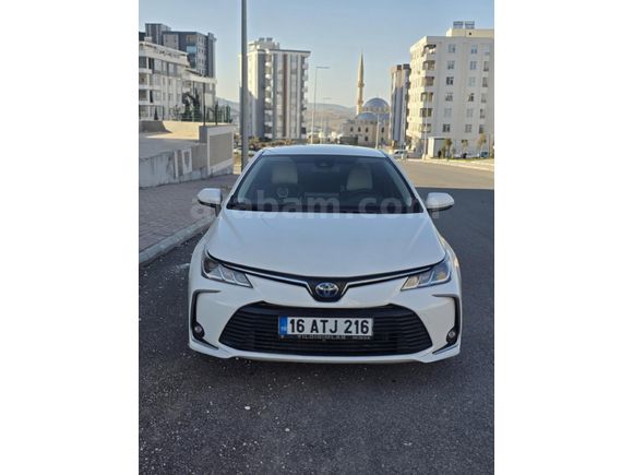 Sahibinden Toyota Corolla 1.8 Hybrid Dream 2022 Model  158.000 km  içi bej