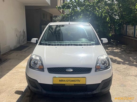 2006 FORD FİESTA MOTOR YÜRÜYEN KUSURSUZ TEMİZ ARAÇ
