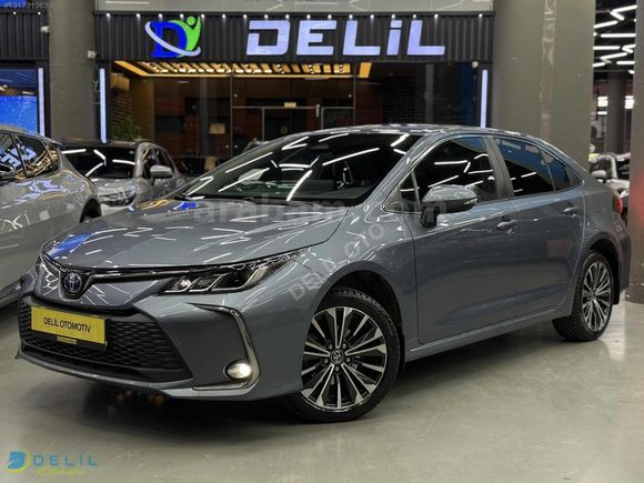 DELİL'DEN 2024 COROLLA FLAME X PACK HATASIZ SUNROOF 1.8 HYBRİD