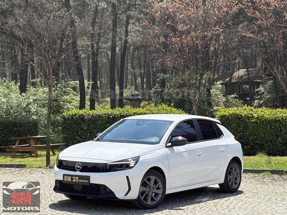 SM25 MOTOR'S DAN 500.000 TL PEŞİNAT İLE 2024 MODEL OPEL CORSA